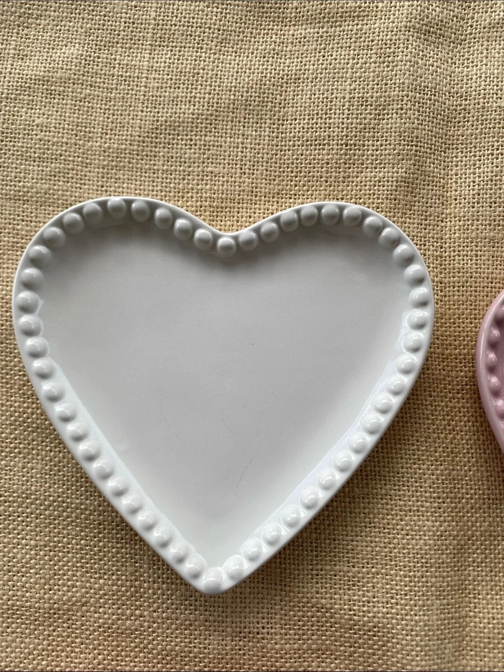 Williams Sonoma Beaded Heart Appetizer Dessert Plates - Set of 4